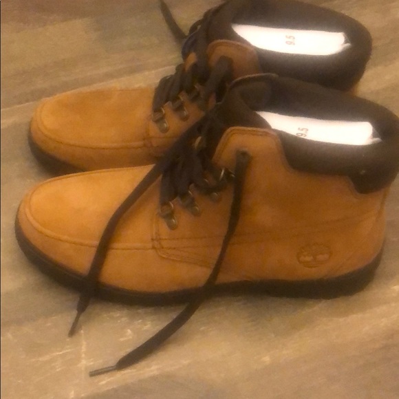 Shoes - Picture 2 of 4